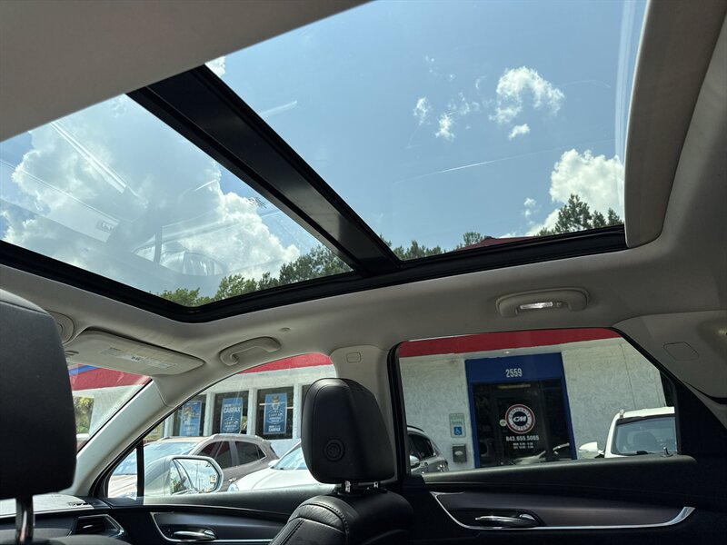 2017 Cadillac XT5 Luxury - Photo 8 - Little River, SC 29566