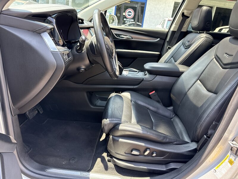 2017 Cadillac XT5 Luxury - Photo 11 - Little River, SC 29566