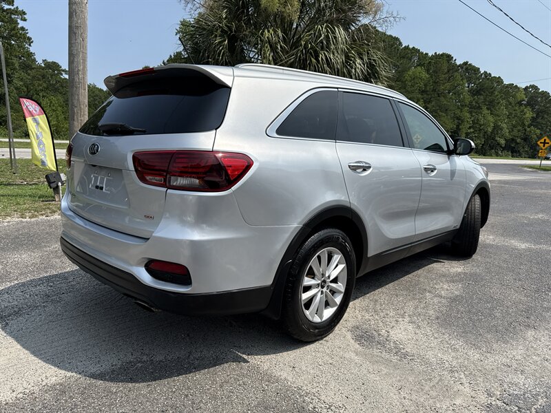 2020 Kia Sorento LX - Photo 4 - Little River, SC 29566