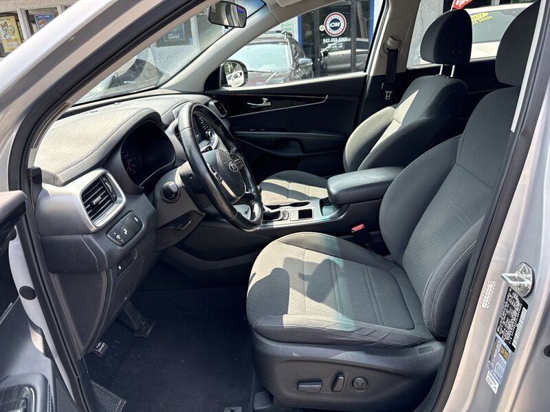 2020 Kia Sorento LX - Photo 9 - Little River, SC 29566