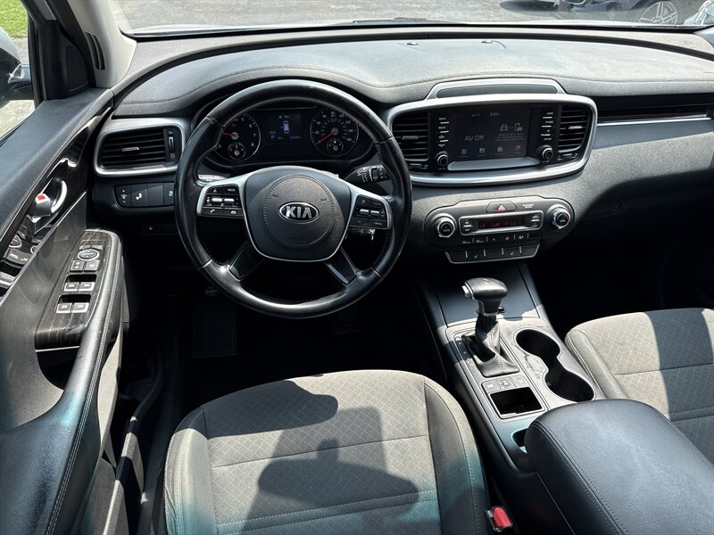 2020 Kia Sorento LX - Photo 8 - Little River, SC 29566