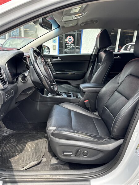 2019 Kia Sportage EX - Photo 9