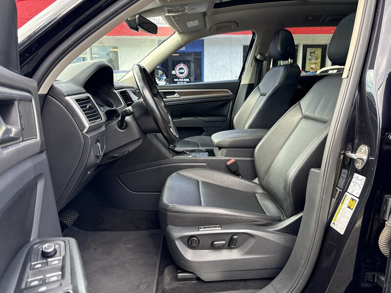 2018 Volkswagen Atlas V6 SEL - Photo 11 - Little River, SC 29566