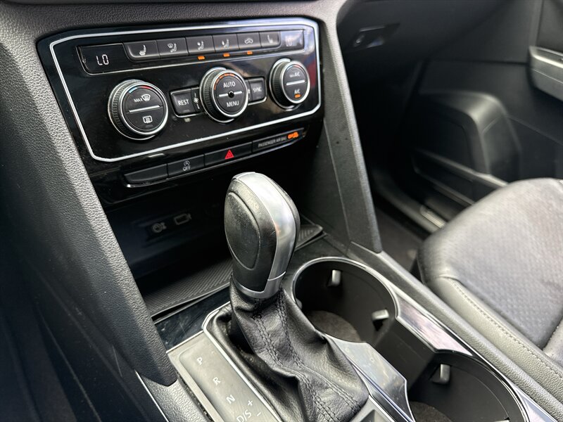 2018 Volkswagen Atlas V6 SEL - Photo 14 - Little River, SC 29566