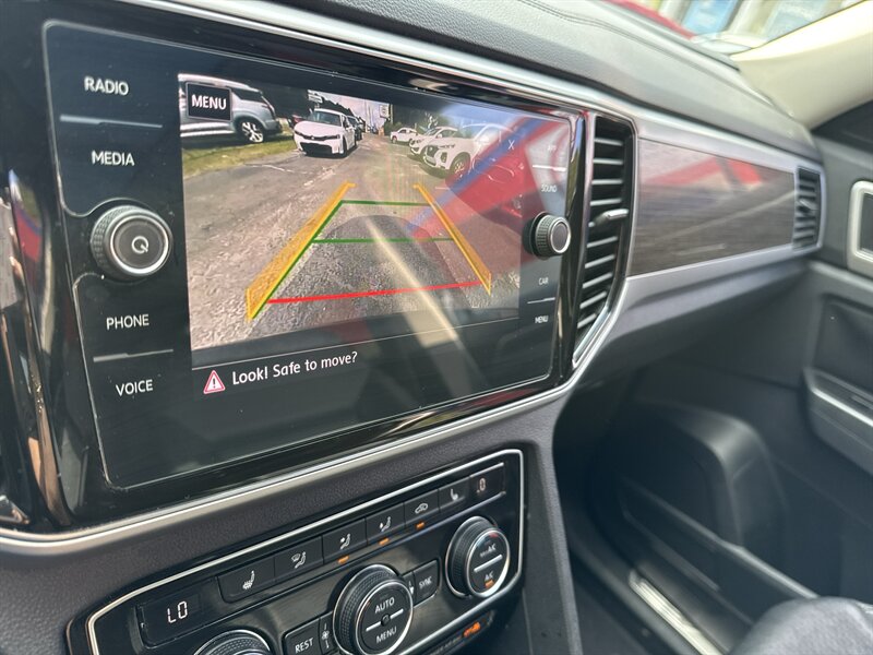 2018 Volkswagen Atlas V6 SEL - Photo 13 - Little River, SC 29566