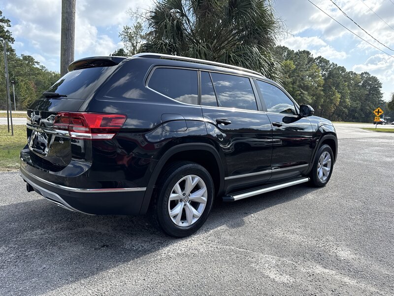 2018 Volkswagen Atlas V6 SEL - Photo 4 - Little River, SC 29566