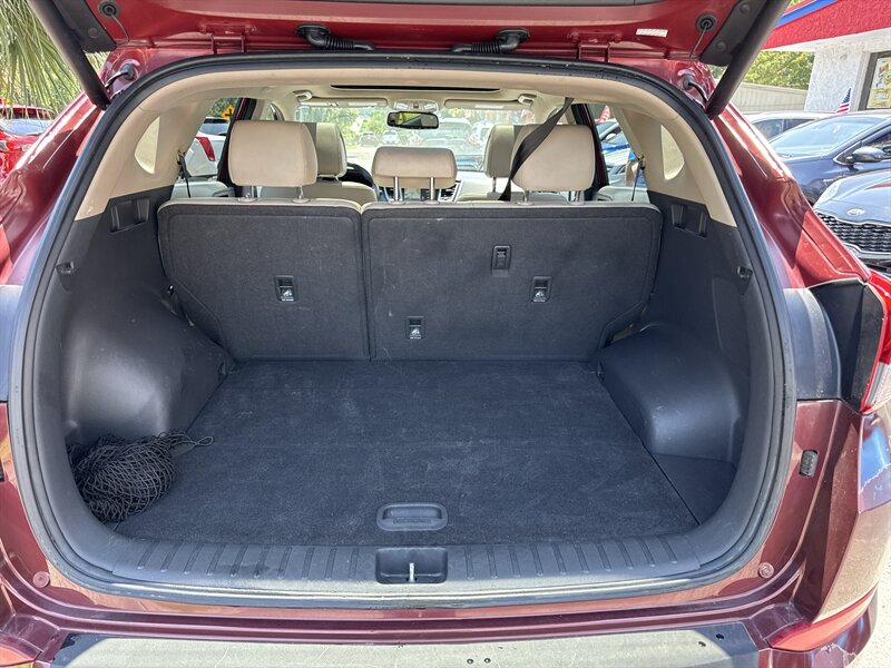 2016 Hyundai Tucson Limited - Photo 6 - Little River, SC 29566