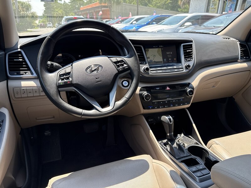 2016 Hyundai Tucson Limited - Photo 8 - Little River, SC 29566