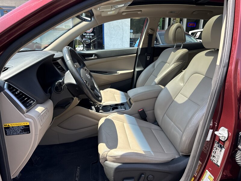 2016 Hyundai Tucson Limited - Photo 10 - Little River, SC 29566