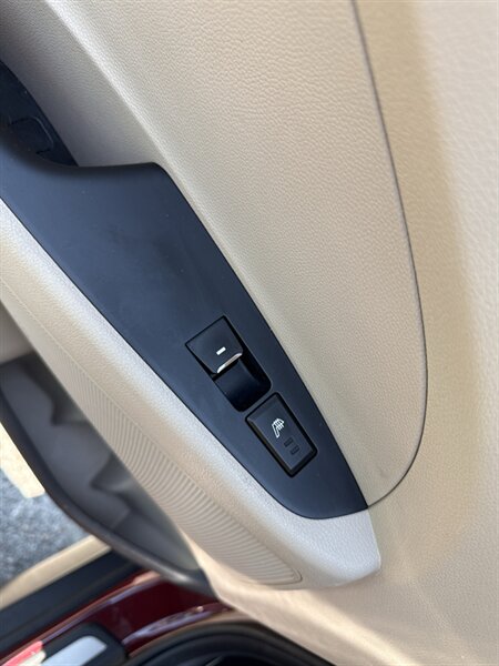 2016 Hyundai Tucson Limited - Photo 9 - Little River, SC 29566