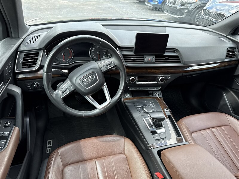 2020 Audi Q5 quattro Premium 45 TFSI - Photo 8 - Little River, SC 29566
