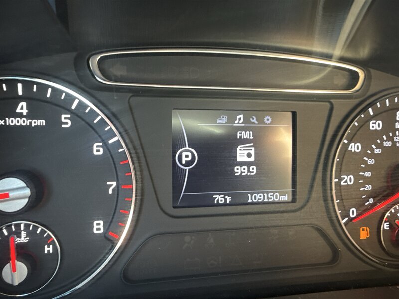 2016 Kia Sorento LX - Photo 13 - Little River, SC 29566