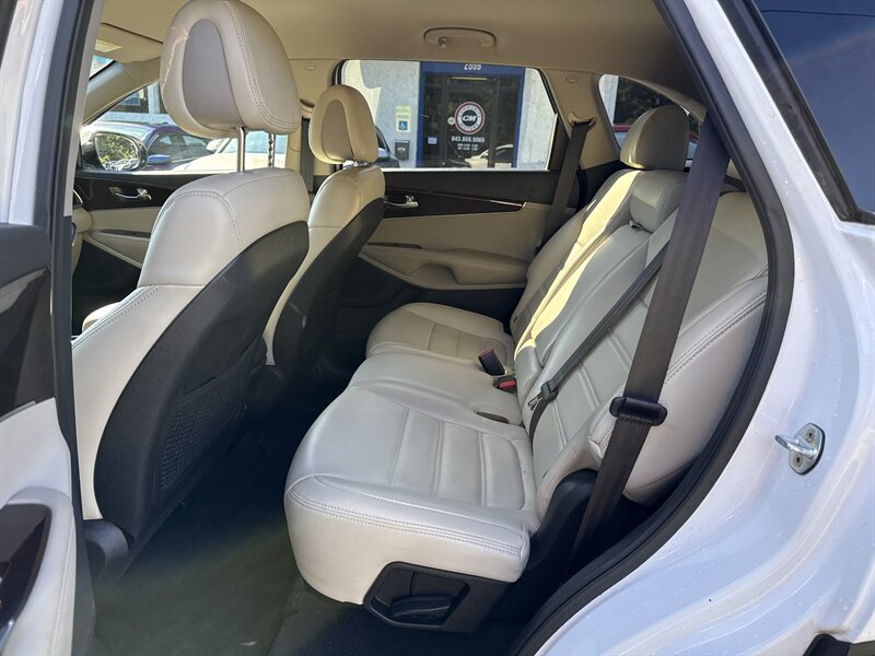 2016 Kia Sorento LX - Photo 7 - Little River, SC 29566