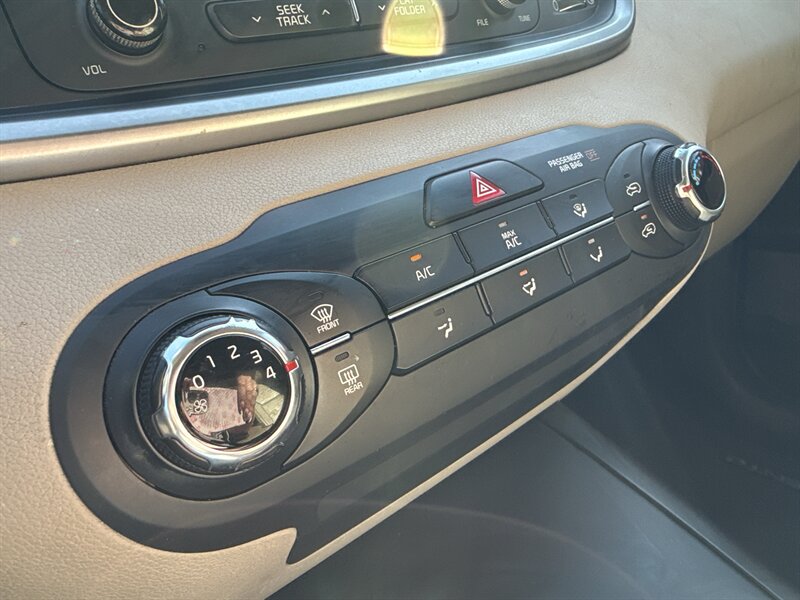 2016 Kia Sorento LX - Photo 11 - Little River, SC 29566