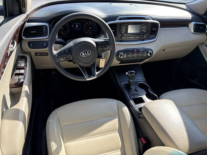 2016 Kia Sorento LX - Photo 8 - Little River, SC 29566