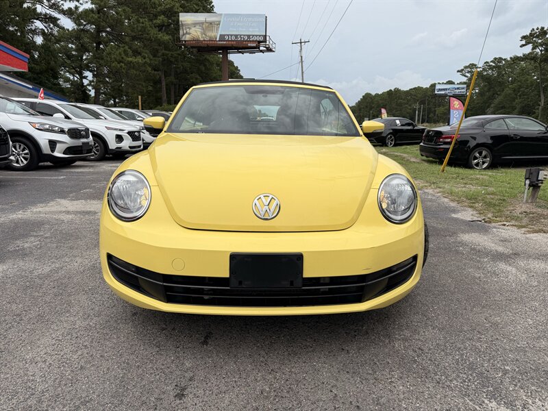 2015 Volkswagen Beetle Convertible 1.8T PZEV - Photo 5 - Little River, SC 29566