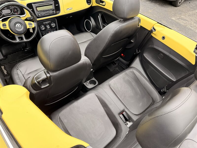 2015 Volkswagen Beetle Convertible 1.8T PZEV - Photo 13 - Little River, SC 29566