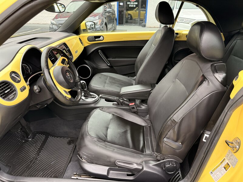 2015 Volkswagen Beetle Convertible 1.8T PZEV - Photo 10 - Little River, SC 29566