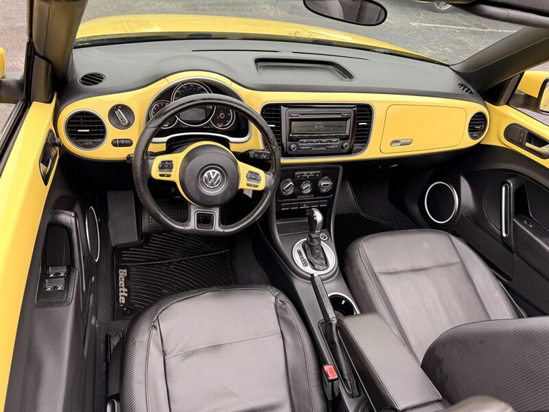 2015 Volkswagen Beetle Convertible 1.8T PZEV - Photo 14 - Little River, SC 29566