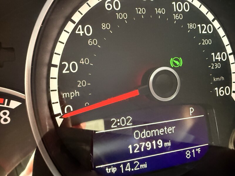 2015 Volkswagen Beetle Convertible 1.8T PZEV - Photo 11 - Little River, SC 29566