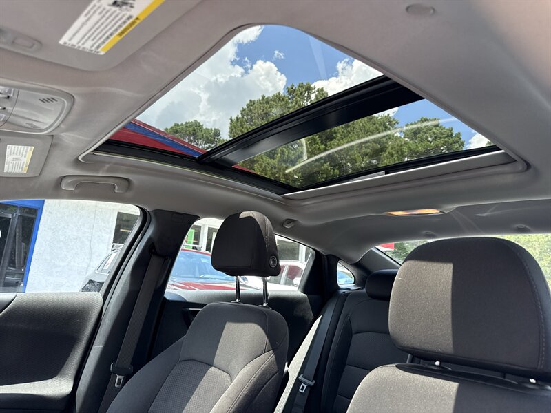 2020 Chevrolet Malibu LT - Photo 8 - Little River, SC 29566