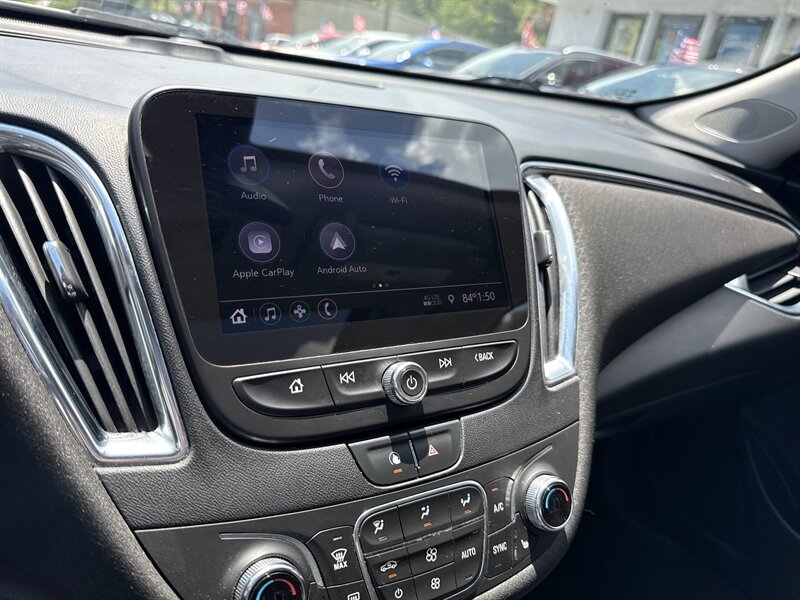 2020 Chevrolet Malibu LT - Photo 10 - Little River, SC 29566