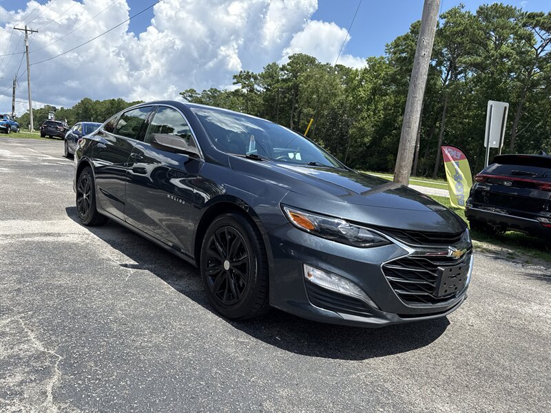 2020 Chevrolet Malibu LT - Photo 3 - Little River, SC 29566
