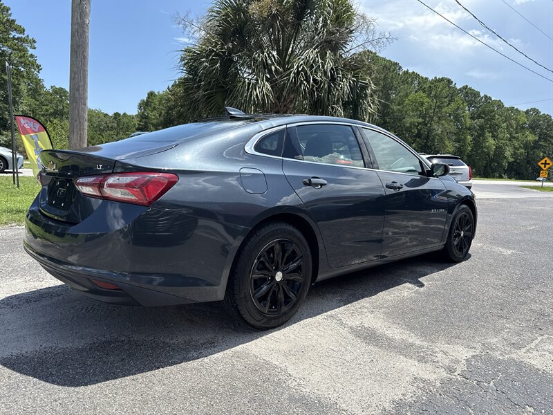 2020 Chevrolet Malibu LT - Photo 4 - Little River, SC 29566