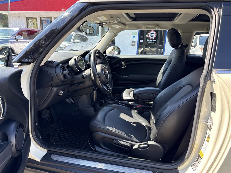 2018 MINI Cooper Cooper - Photo 9 - Little River, SC 29566