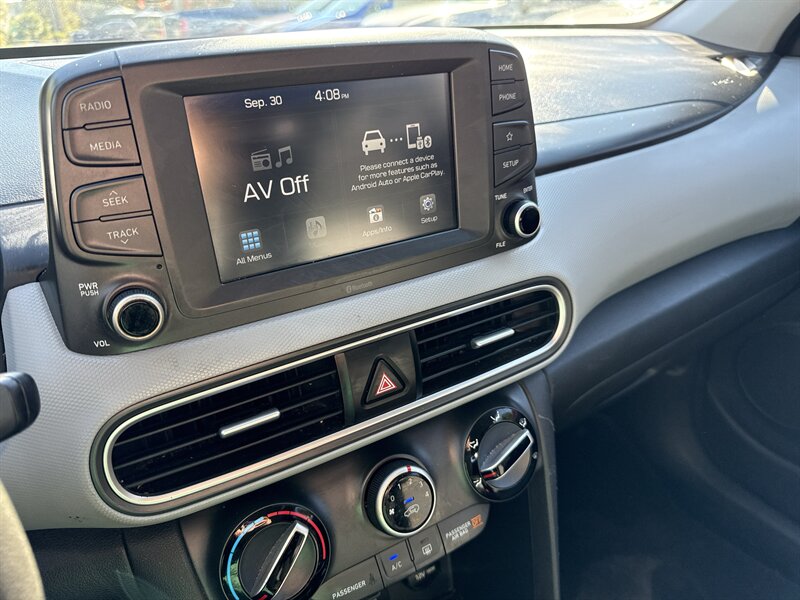 2019 Hyundai Kona SE - Photo 11 - Little River, SC 29566
