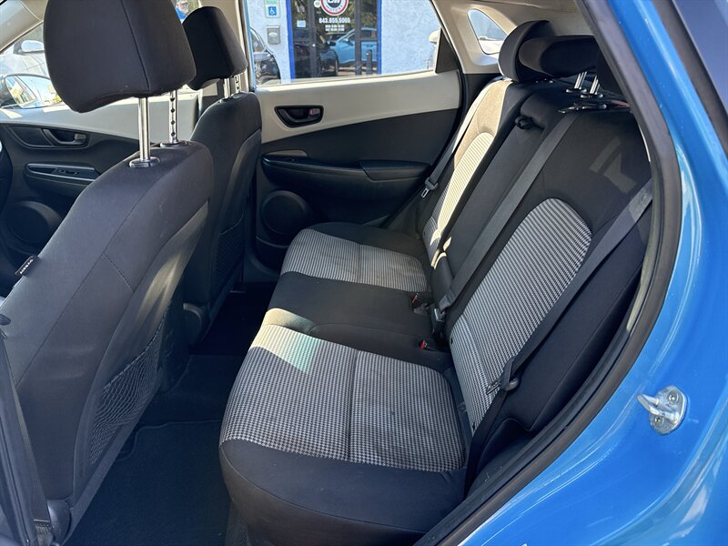 2019 Hyundai Kona SE - Photo 7 - Little River, SC 29566