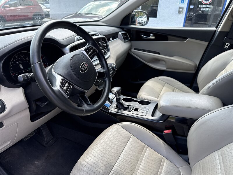 2019 Kia Sorento EX V6 - Photo 9 - Little River, SC 29566