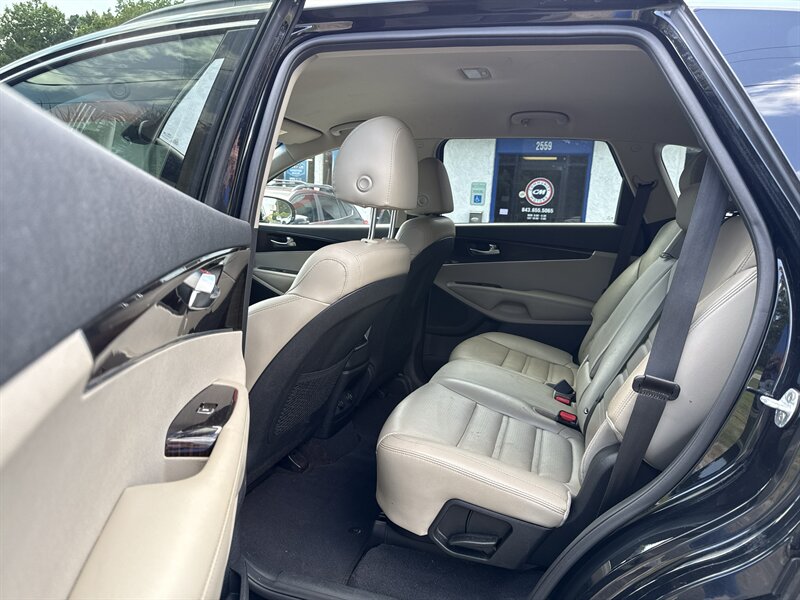 2019 Kia Sorento EX V6 - Photo 7 - Little River, SC 29566