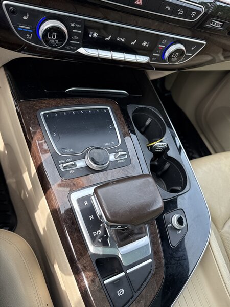 2017 Audi Q7 3.0T quattro Premium Plus - Photo 14 - Little River, SC 29566