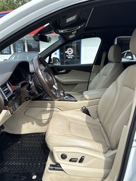 2017 Audi Q7 3.0T quattro Premium Plus - Photo 12 - Little River, SC 29566