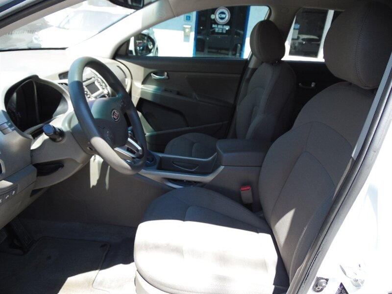 2011 Kia Sportage LX - Photo 8 - Little River, SC 29566