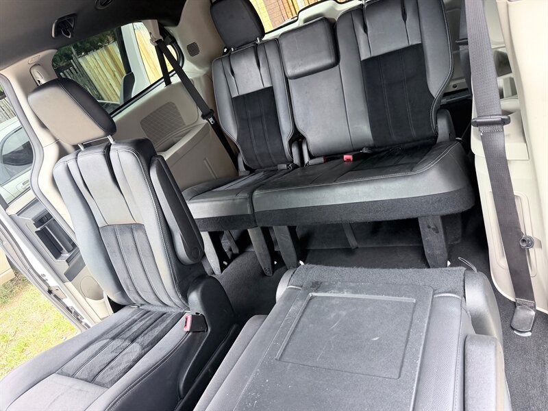 2017 Dodge Grand Caravan SXT - Photo 10 - Taos, NM 87571