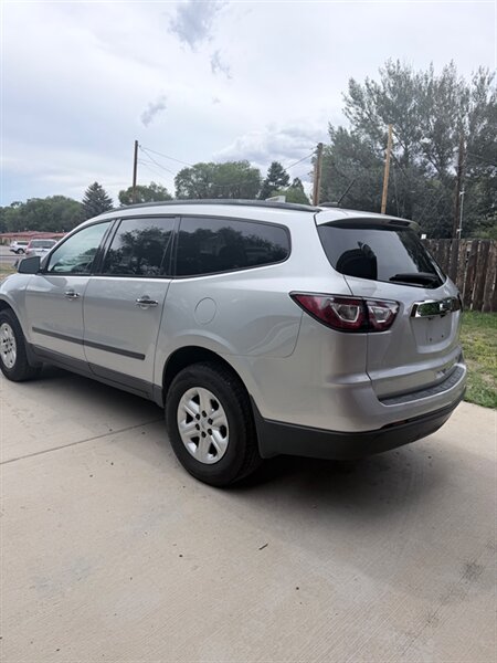 2016 Chevrolet Traverse LS - Photo 7 - Taos, NM 87571