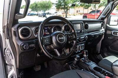 2020 Jeep Wrangler Unlimited Sport   - Photo 38 - Cape Coral, FL 33909
