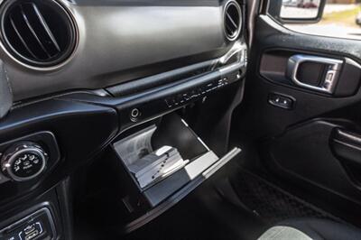 2020 Jeep Wrangler Unlimited Sport   - Photo 43 - Cape Coral, FL 33909