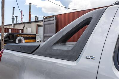 2010 Chevrolet Avalanche LTZ   - Photo 24 - Cape Coral, FL 33909