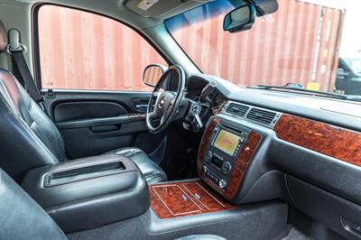 2010 Chevrolet Avalanche LTZ   - Photo 32 - Cape Coral, FL 33909