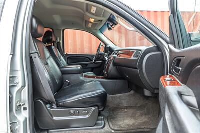 2010 Chevrolet Avalanche LTZ   - Photo 30 - Cape Coral, FL 33909