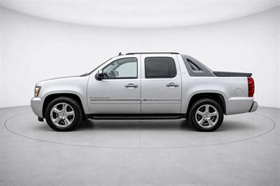 2010 Chevrolet Avalanche LTZ   - Photo 2 - Cape Coral, FL 33909