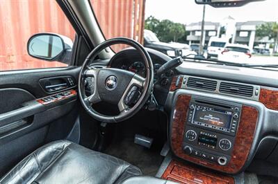 2010 Chevrolet Avalanche LTZ   - Photo 43 - Cape Coral, FL 33909
