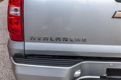 2010 Chevrolet Avalanche LTZ   - Photo 10 - Cape Coral, FL 33909