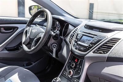 2014 Hyundai Elantra SE - Photo 2 - Cape Coral, FL 33909