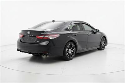 2022 Toyota Camry SE   - Photo 3 - Cape Coral, FL 33909