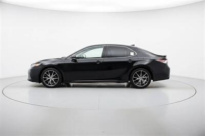 2022 Toyota Camry SE   - Photo 8 - Cape Coral, FL 33909