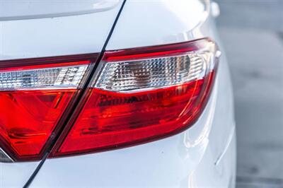 2015 Toyota Camry LE   - Photo 17 - Cape Coral, FL 33909